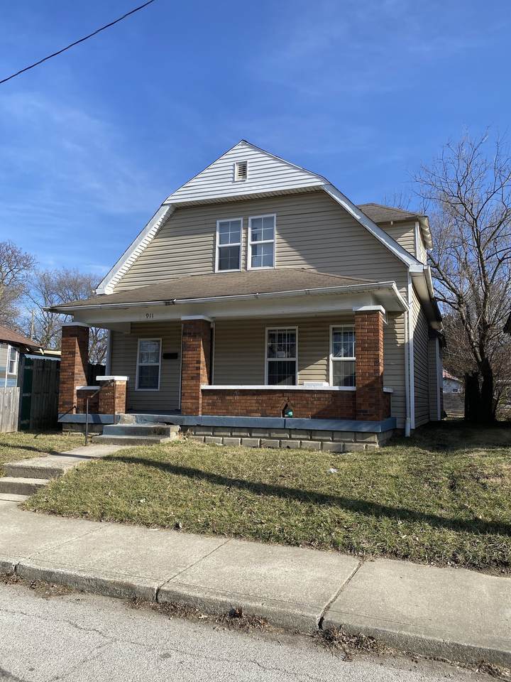 911 Oxford Avenue - Photo 1