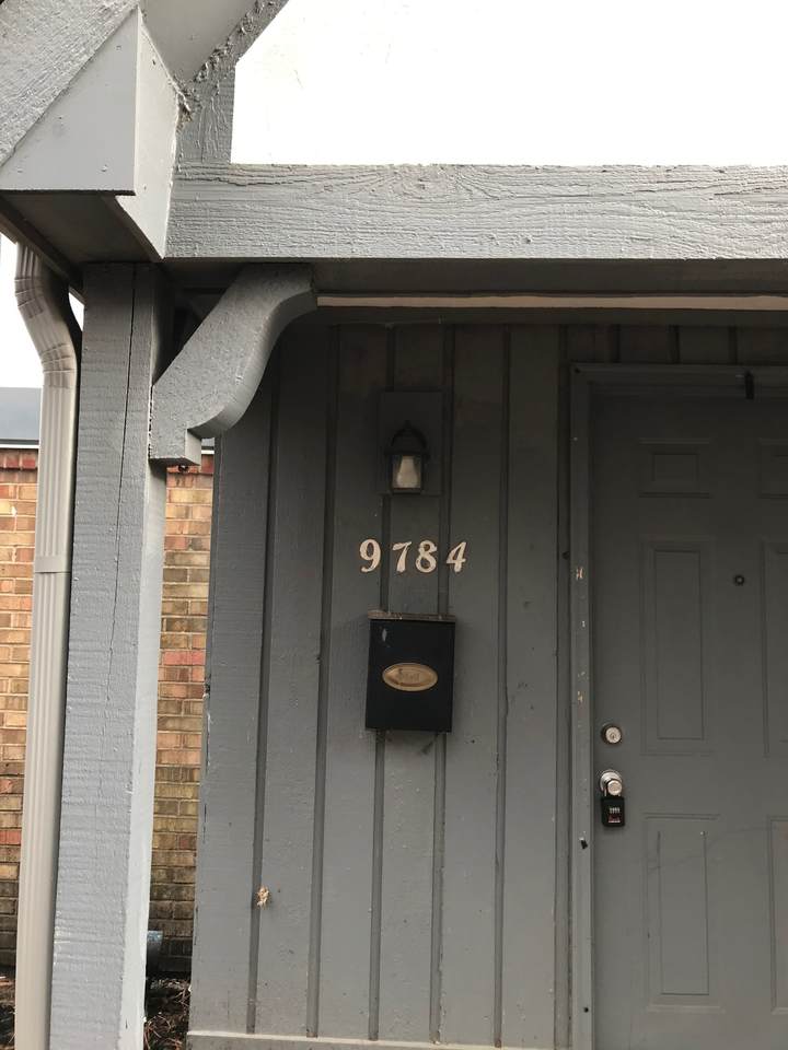 9784 Kingscross Court - Photo 1