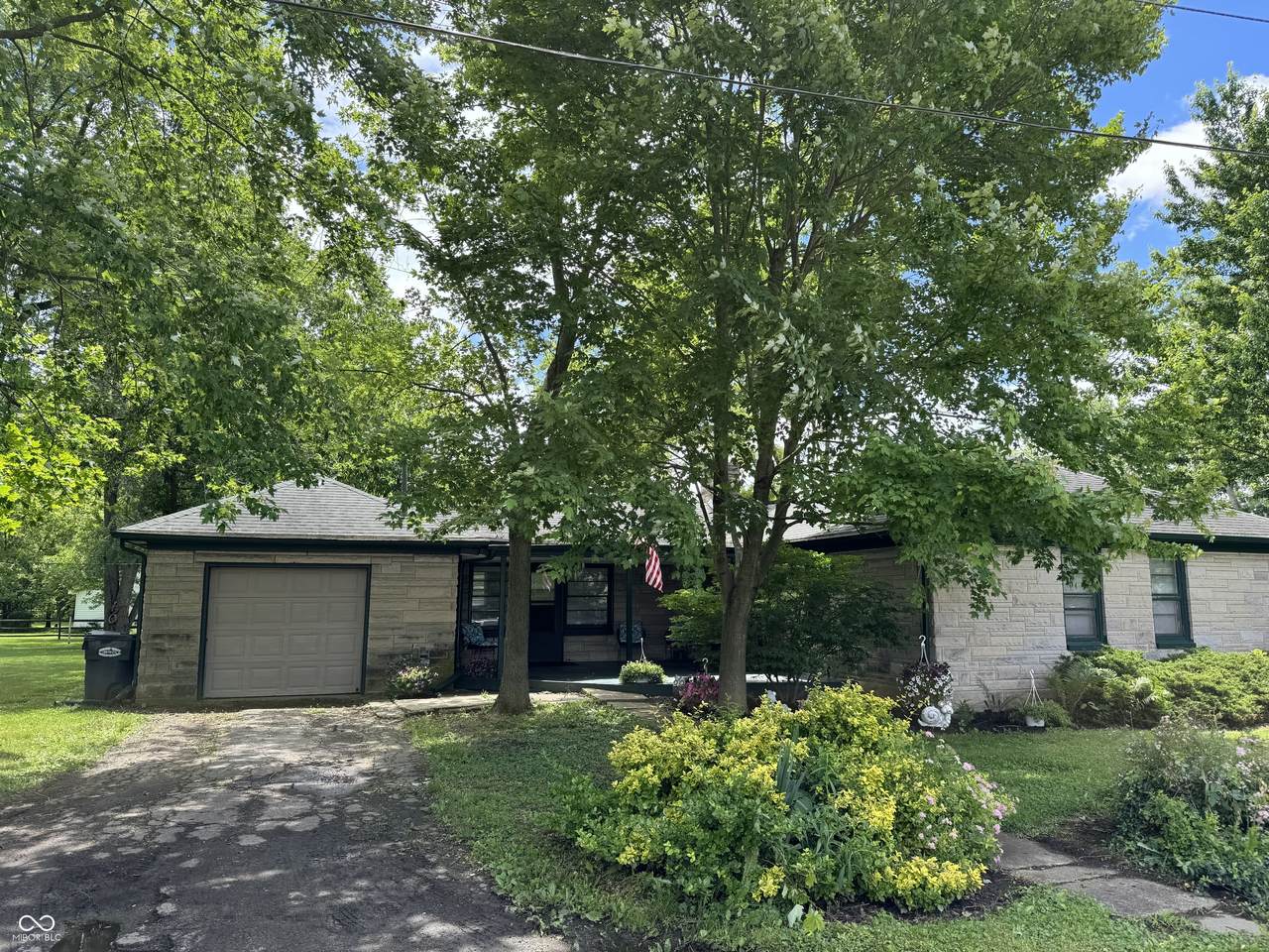 321 Broad Street - Photo 1