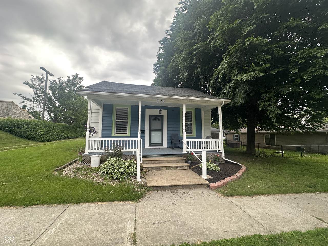 305 Jackson Street - Photo 1