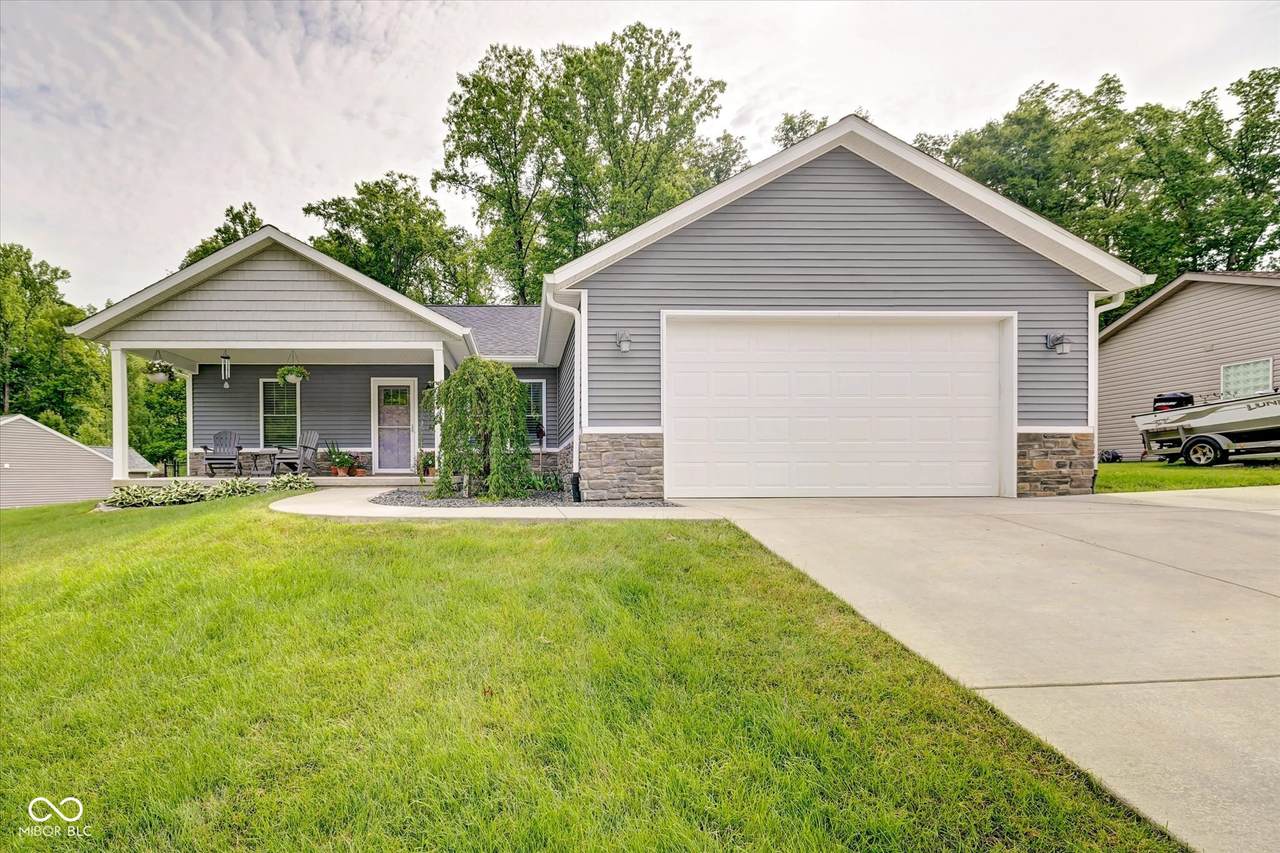 943 Deer Run - Photo 1