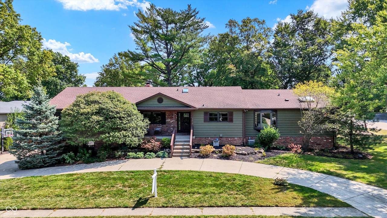 11415 Lakeshore Drive - Photo 1