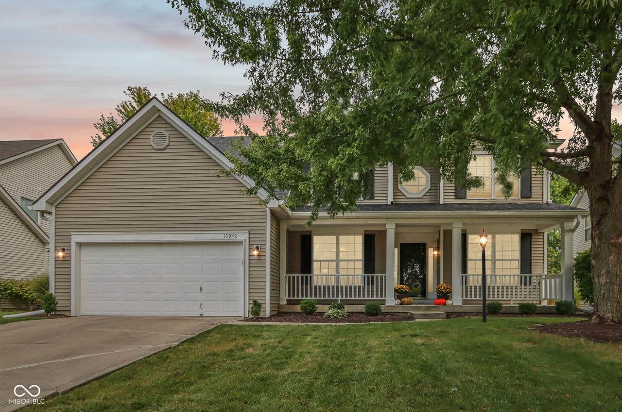 13942 Royalwood Drive - Photo 1
