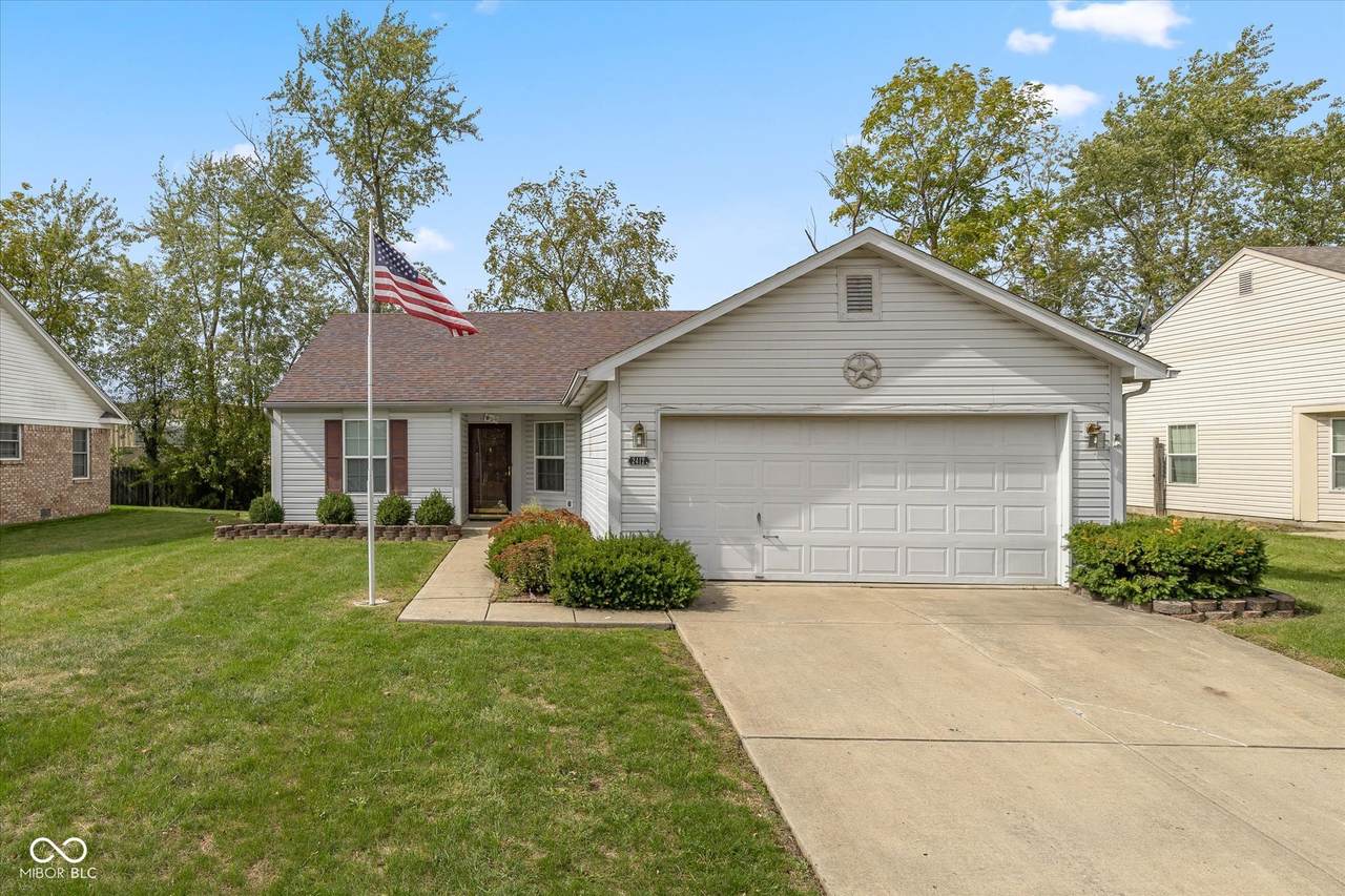 2412 Lakeshore Court - Photo 1