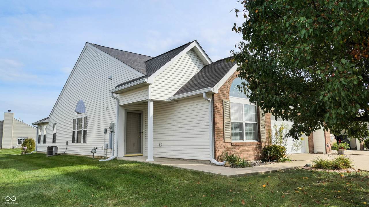 1202 Creek Bend Drive - Photo 1