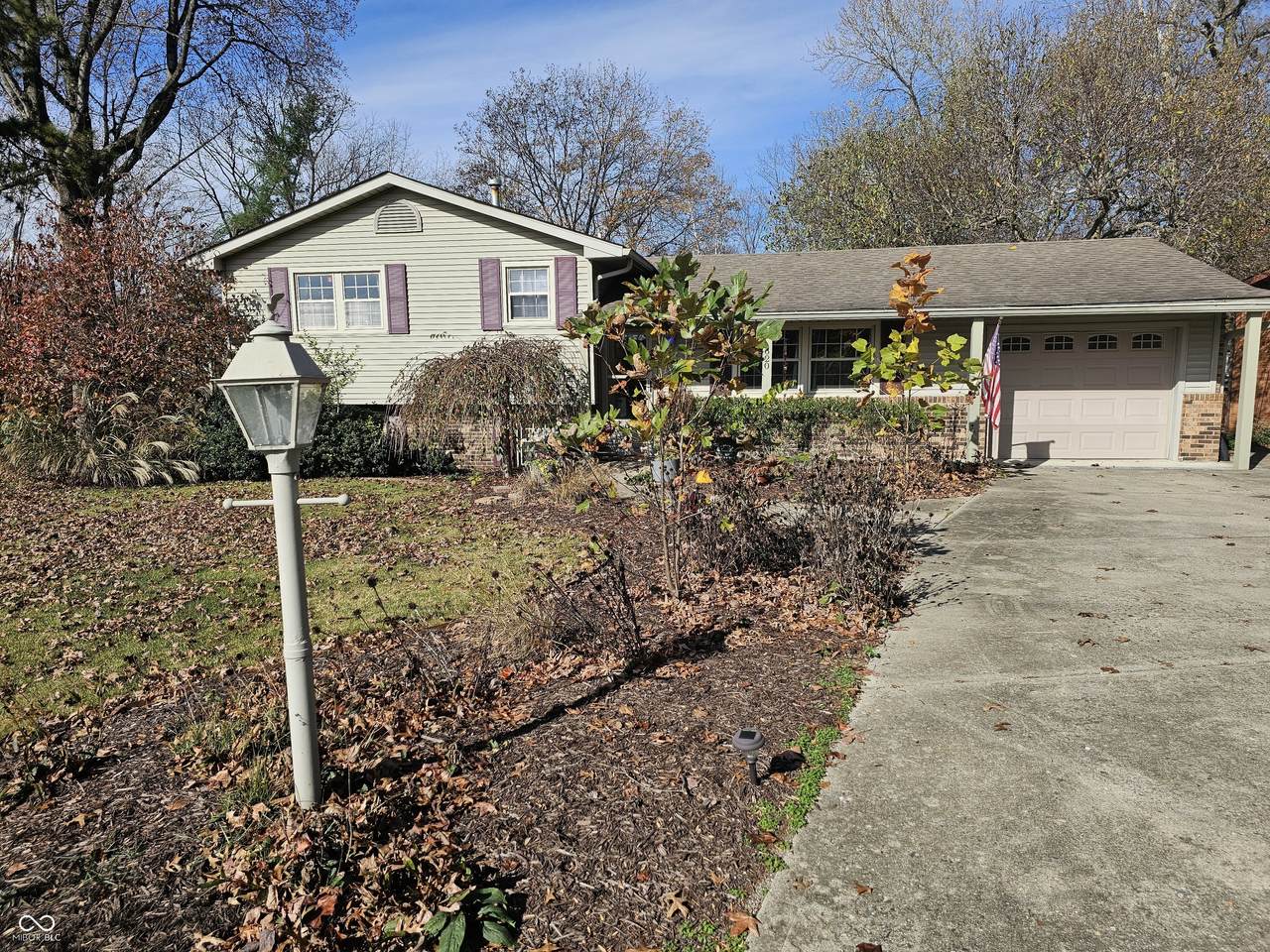 620 Valley Drive - Photo 1