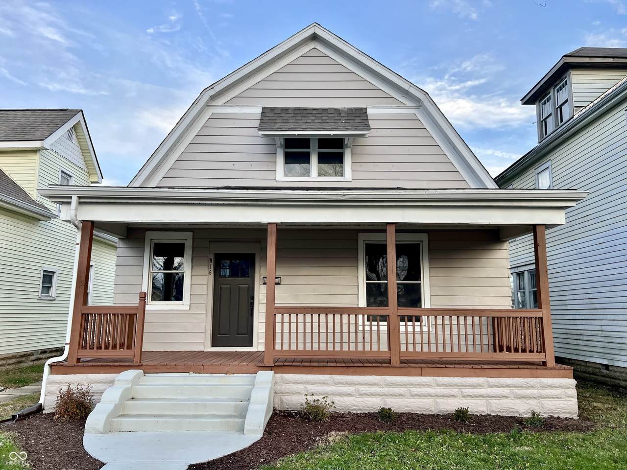 916 Perkins Street - Photo 1