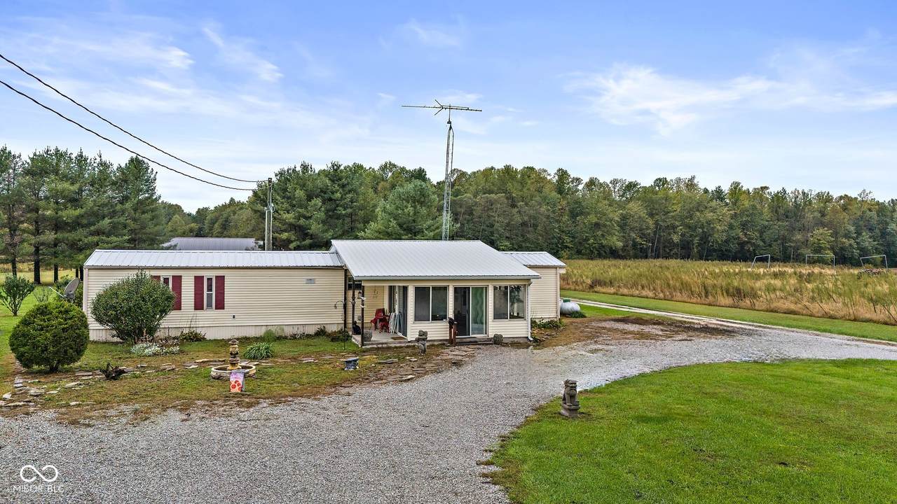 10425 County Road 800 - Photo 1