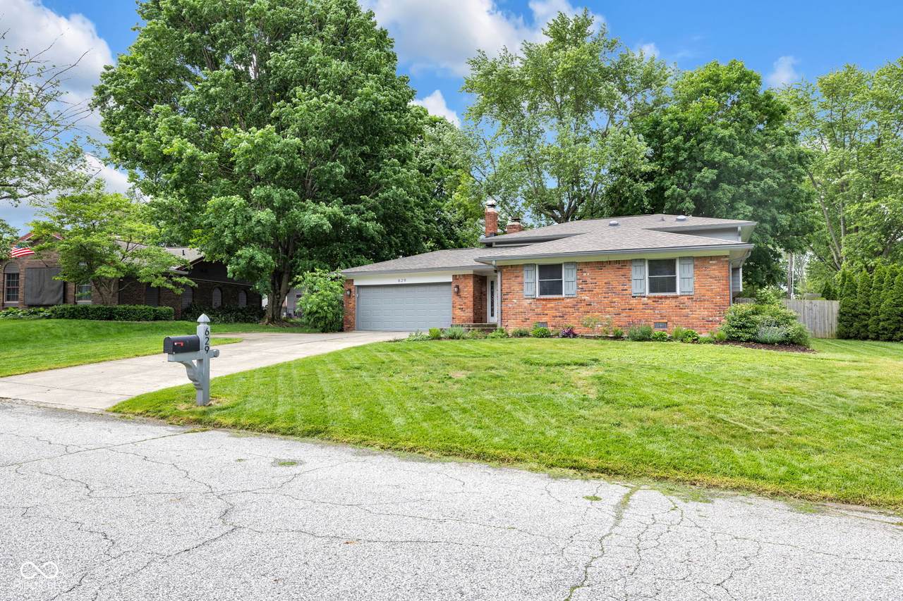 629 Williamsburg Lane - Photo 1