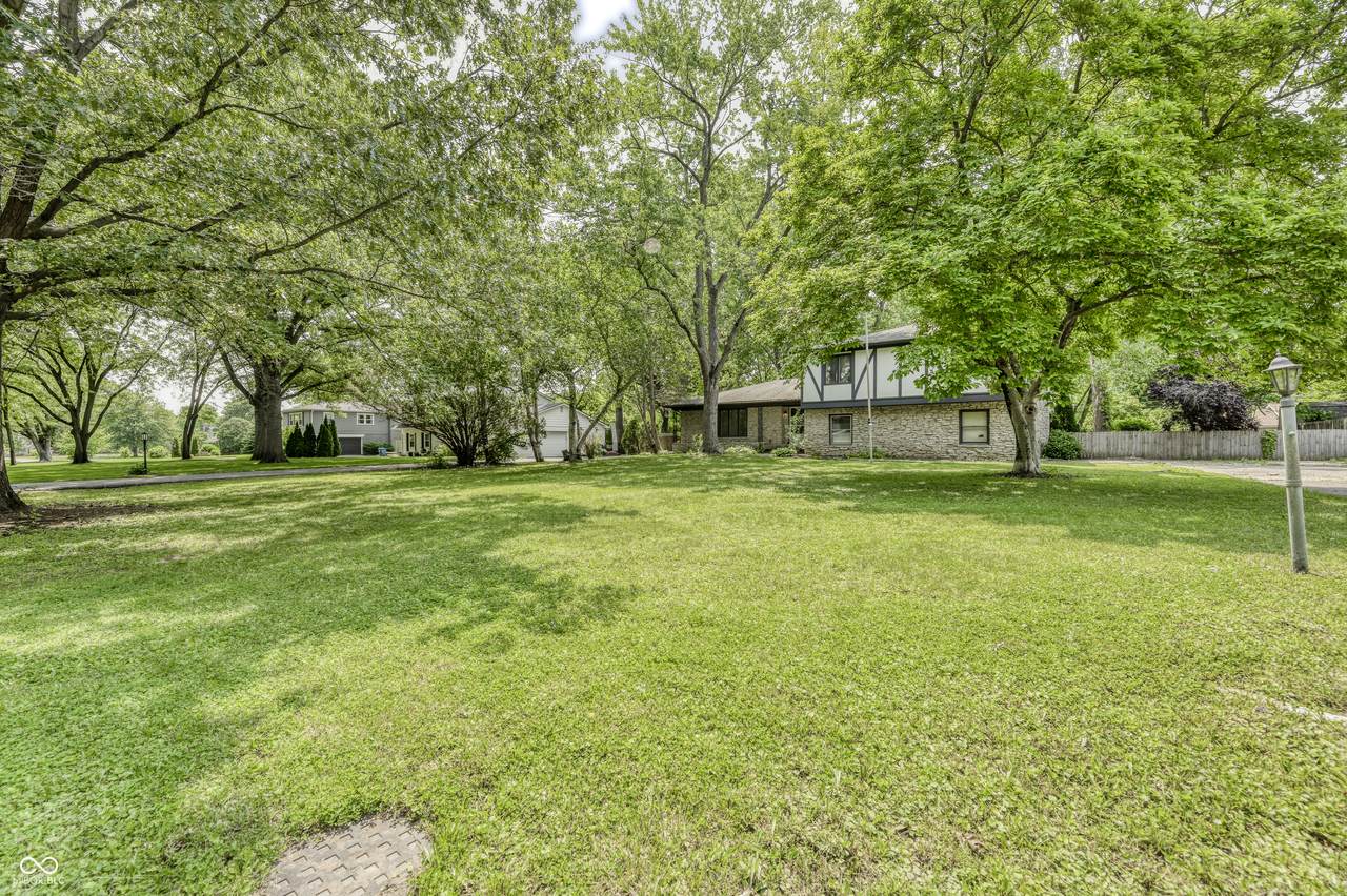 569 King Drive - Photo 1