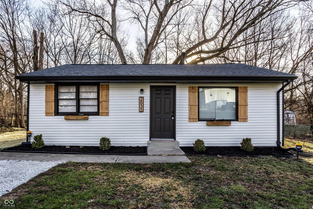 2835 Lyons Avenue - Photo 1