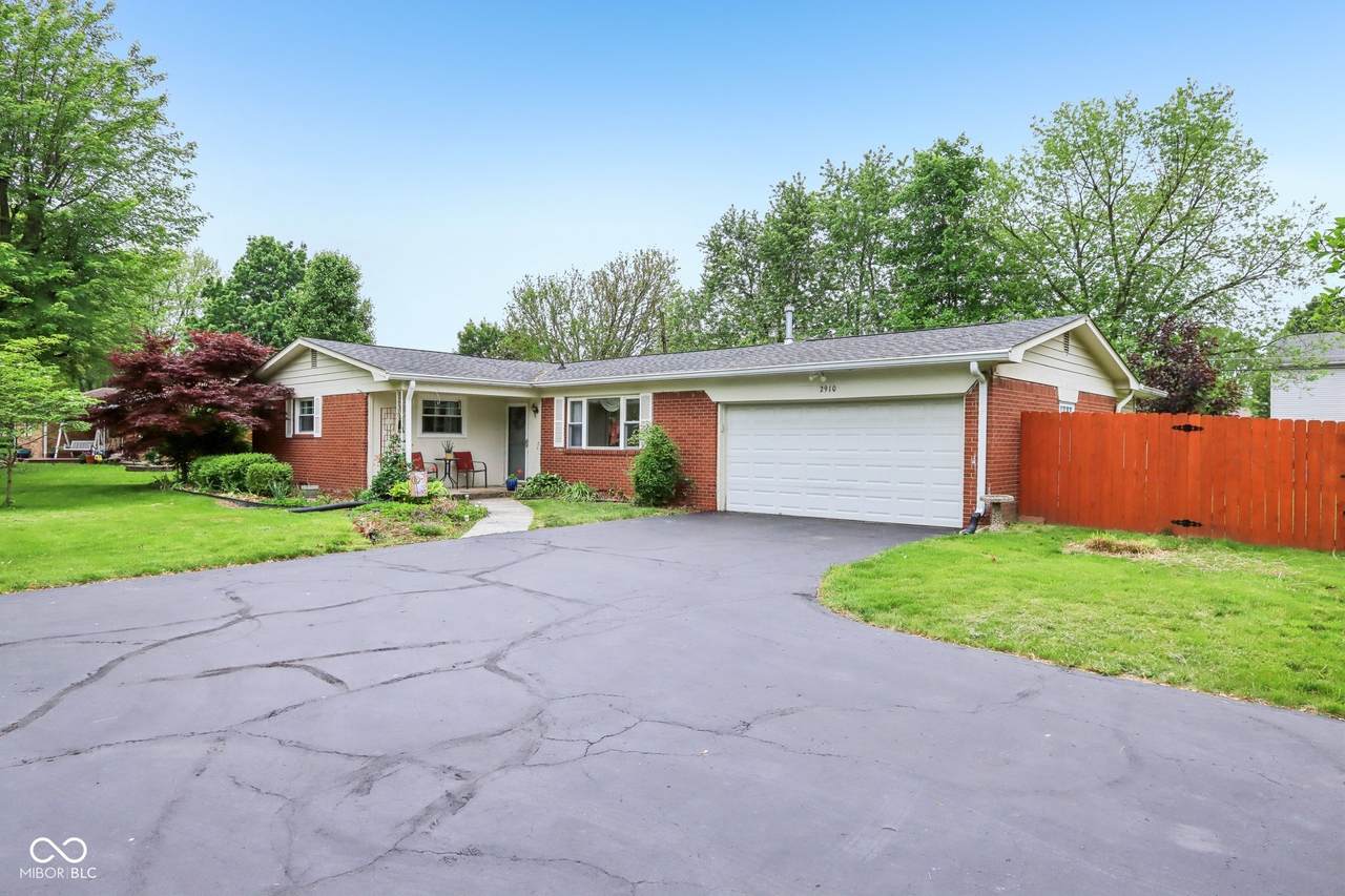 2910 Sheridan Avenue - Photo 1