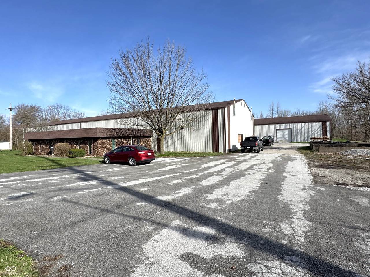 1100 Elmore Street - Photo 1