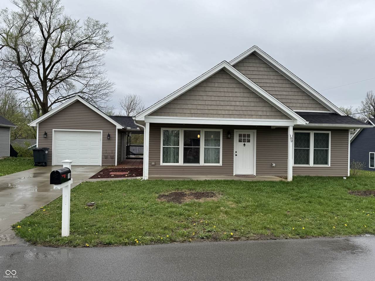 109 Crestview Court - Photo 1