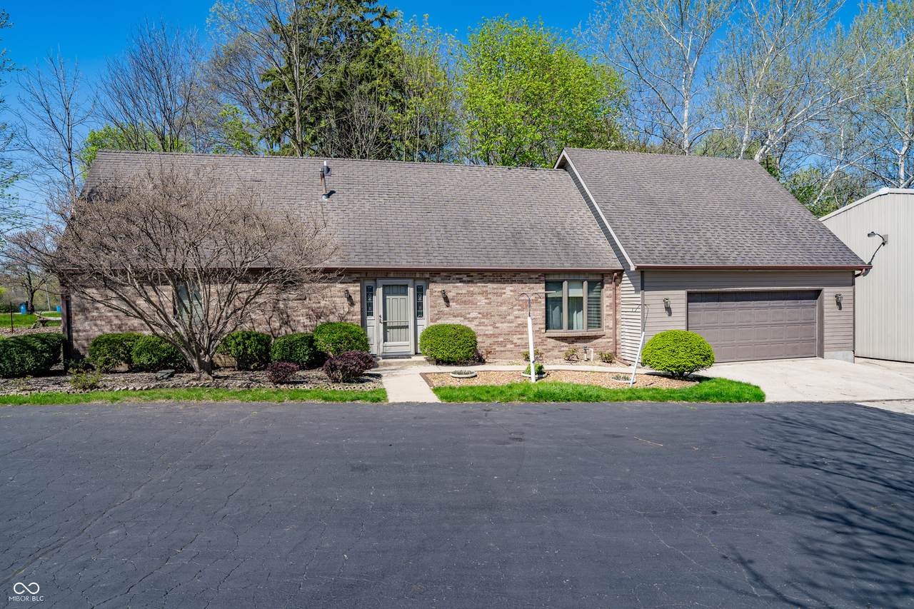 10929 Lincoln Highway - Photo 1