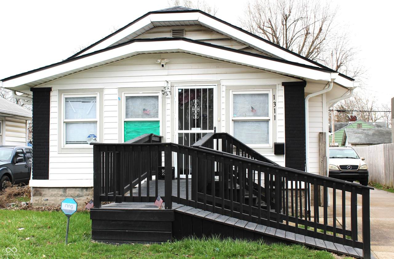 1311 Denny Street - Photo 1