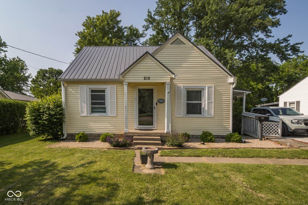 215 Shadowlawn Avenue - Photo 1