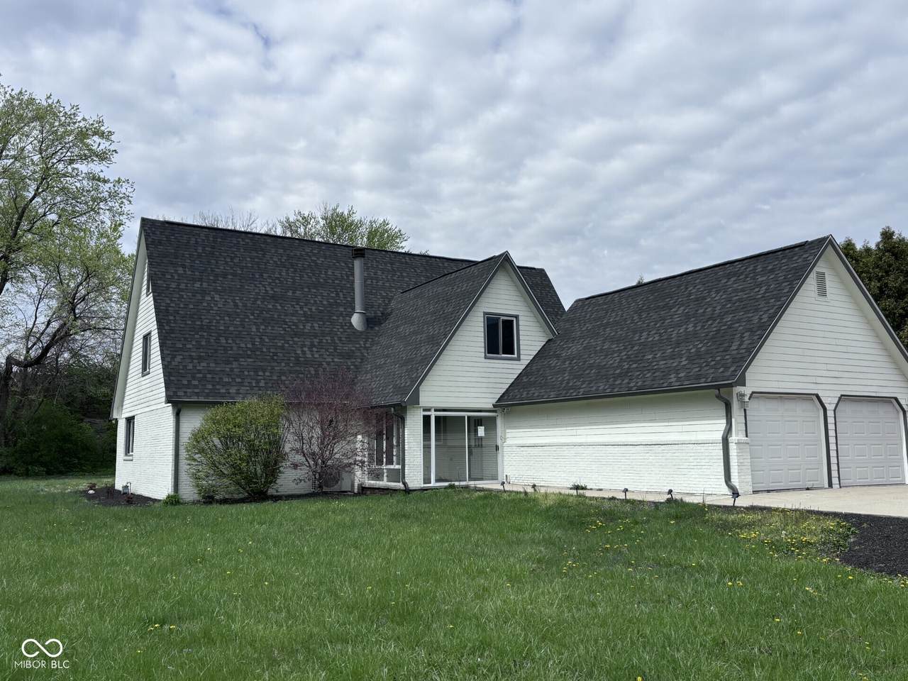 138 Fairway Drive - Photo 1