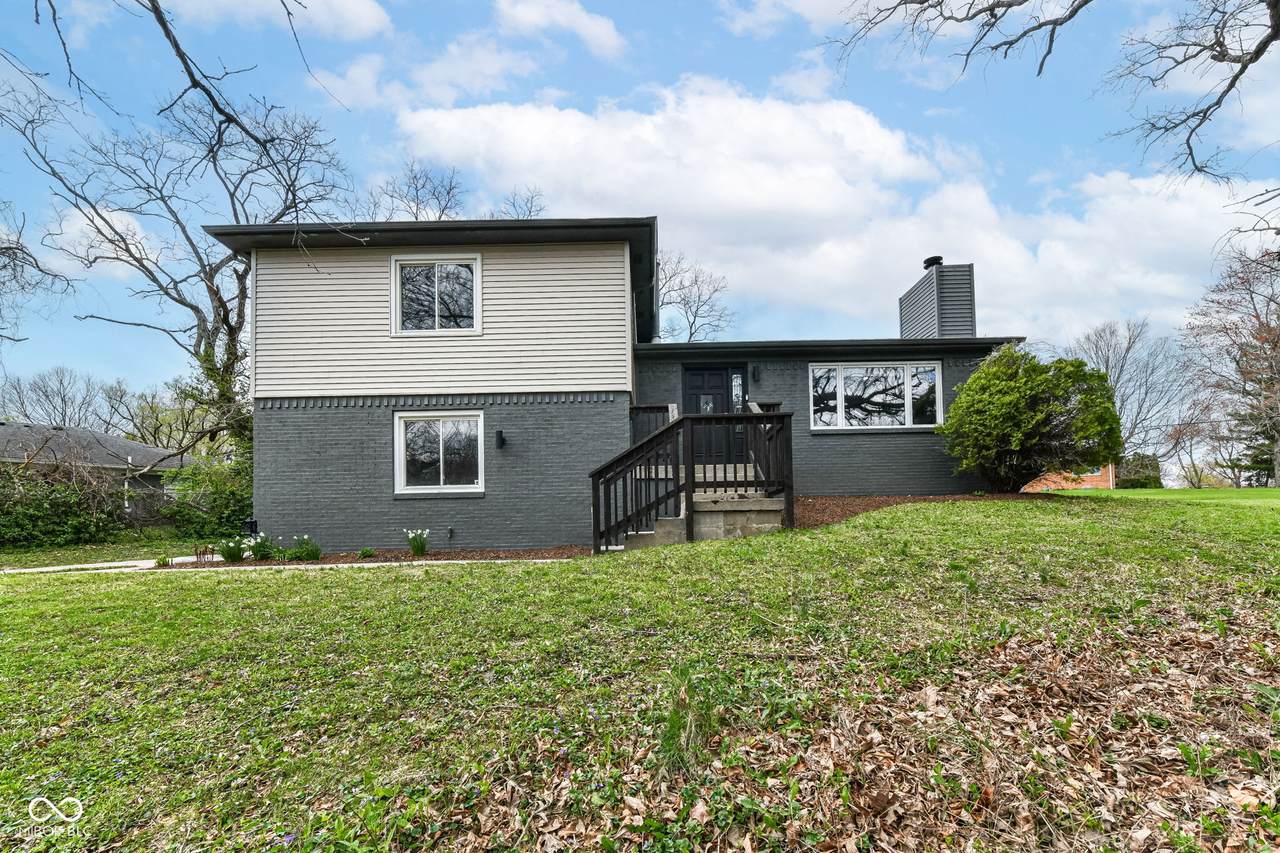 5302 46th Street - Photo 1