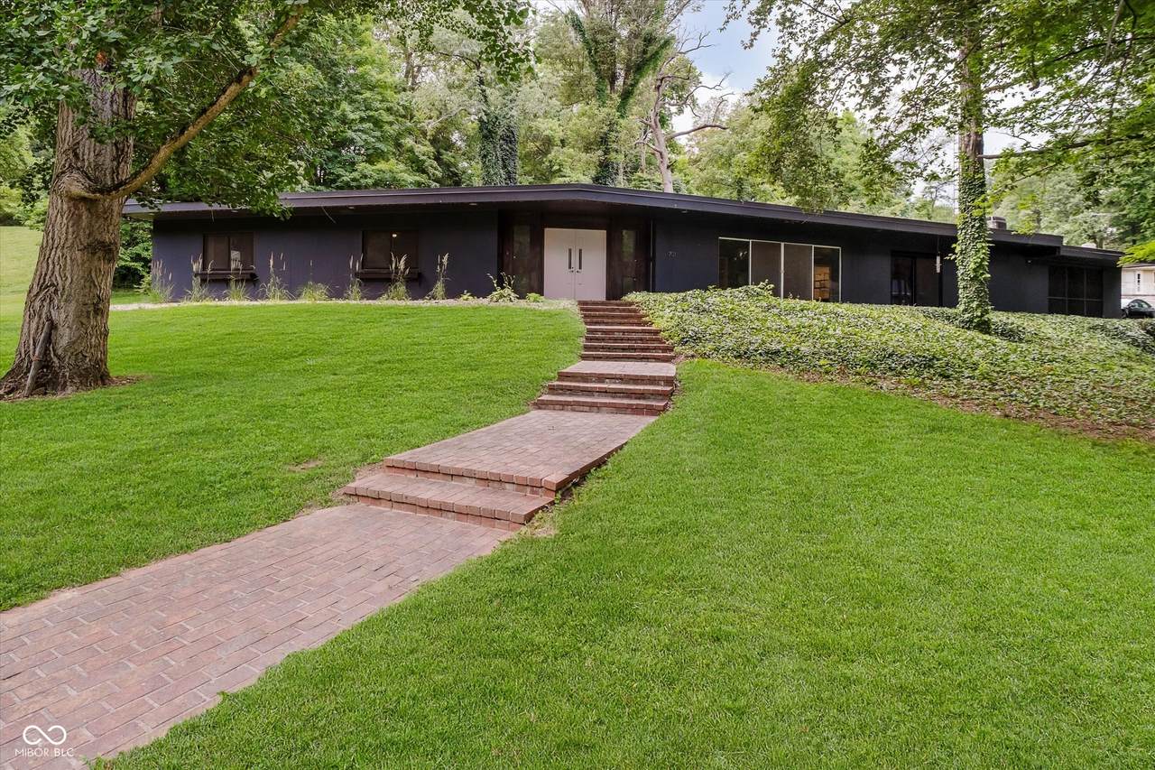 701 Hawthorn Road - Photo 1