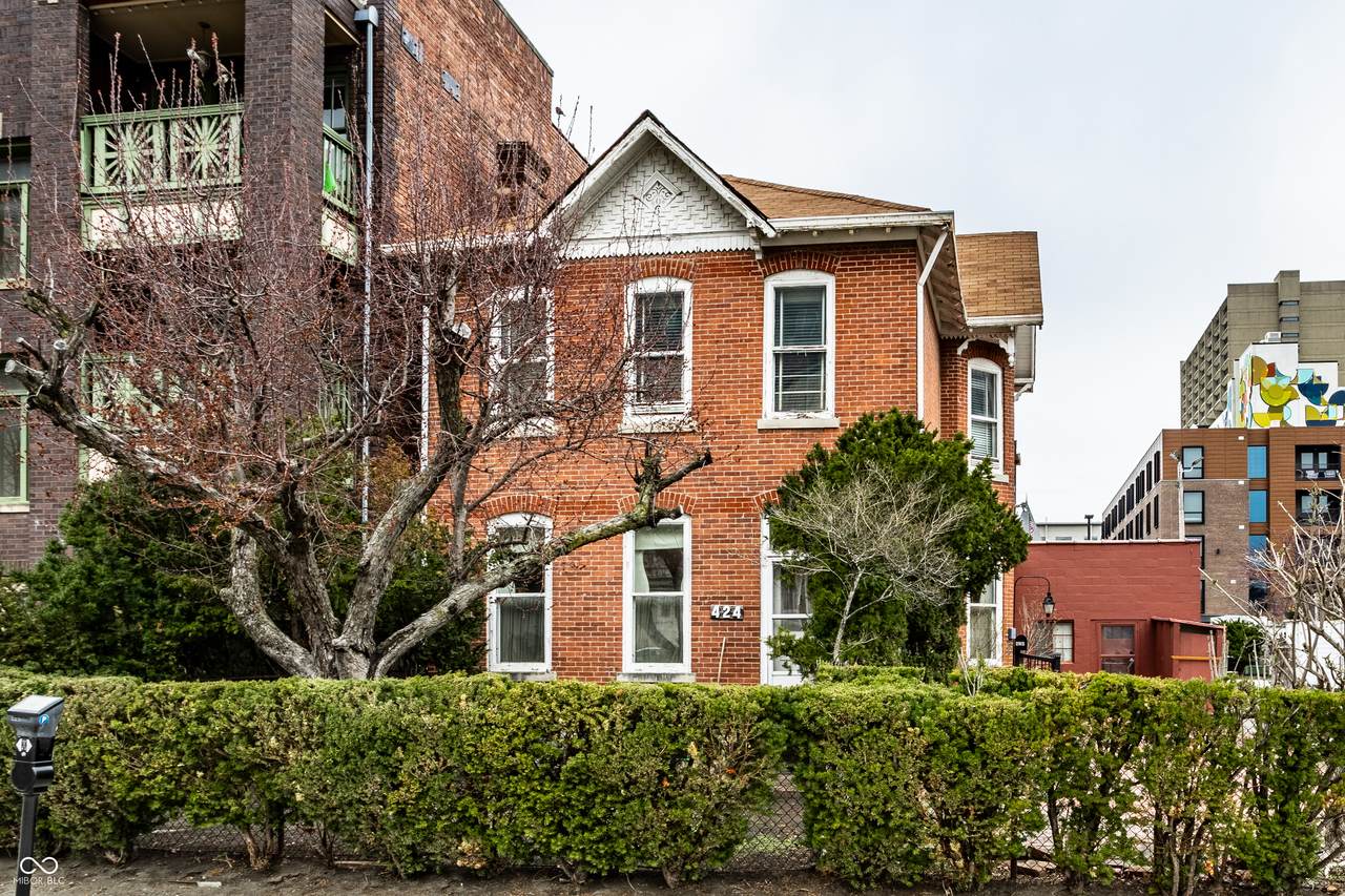 424 Vermont Street - Photo 1