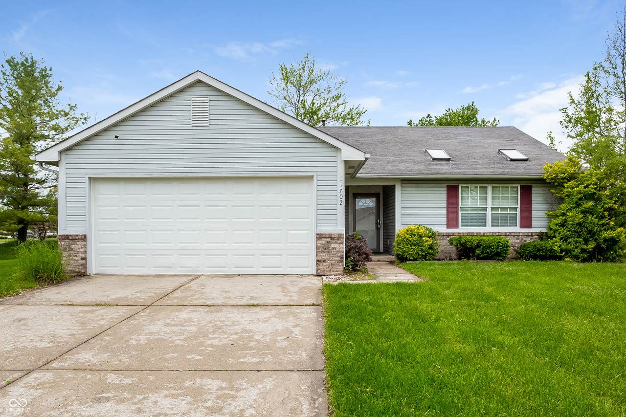 11702 Shannon Pointe Road - Photo 1