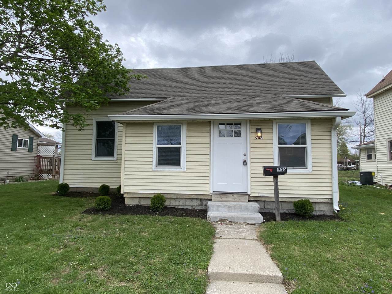 946 North Street - Photo 1