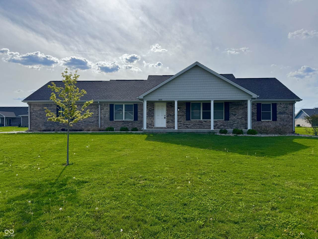 405 Eagle Drive - Photo 1