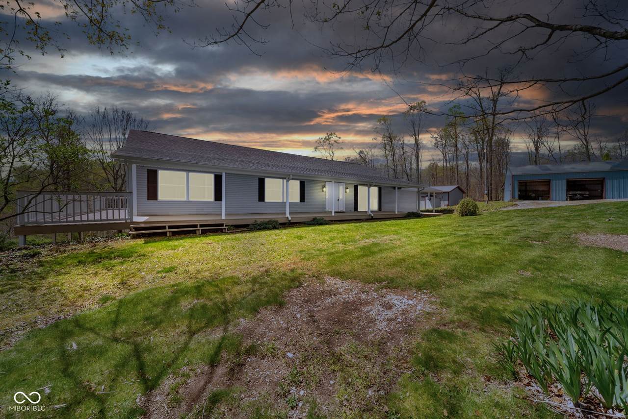 923 Pinewood Lane - Photo 1