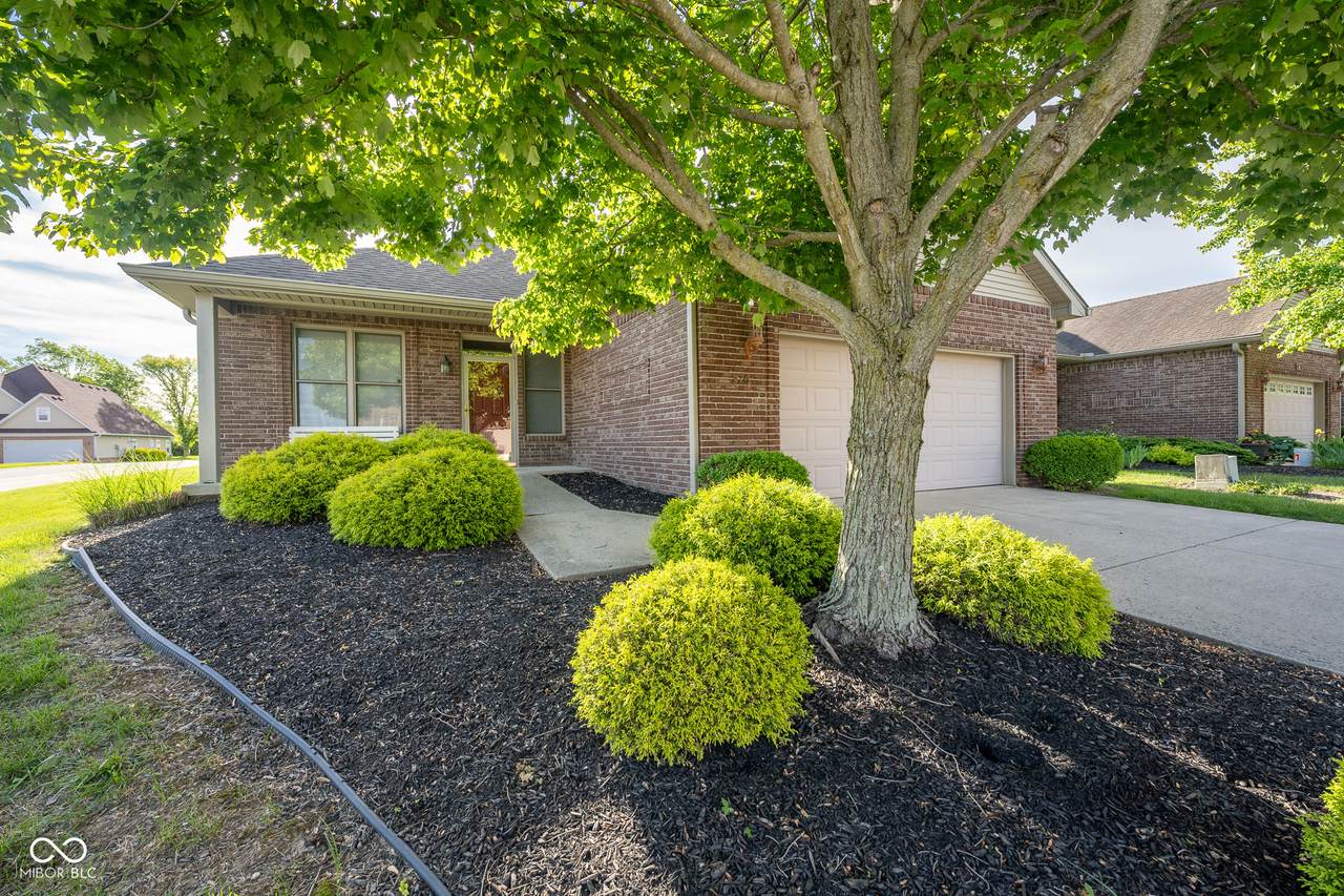 476 Glenview Drive - Photo 1
