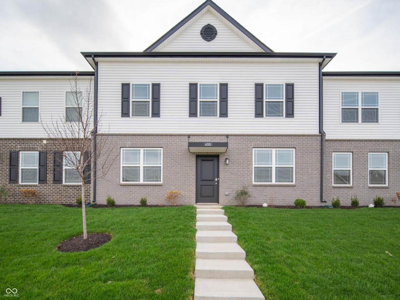 6216 Cascades Drive - Photo 1