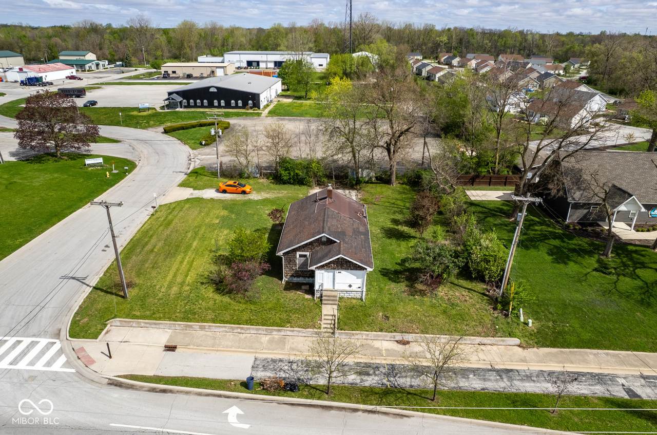 1504 Markland Avenue - Photo 1