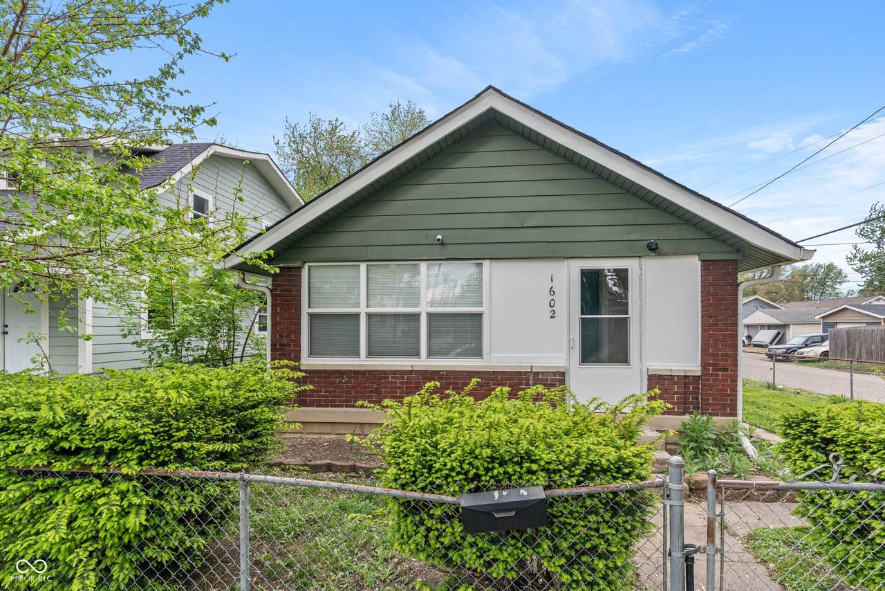 1602 Villa Avenue - Photo 1