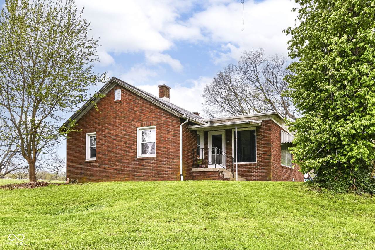 6585 Waverly Park Road - Photo 1