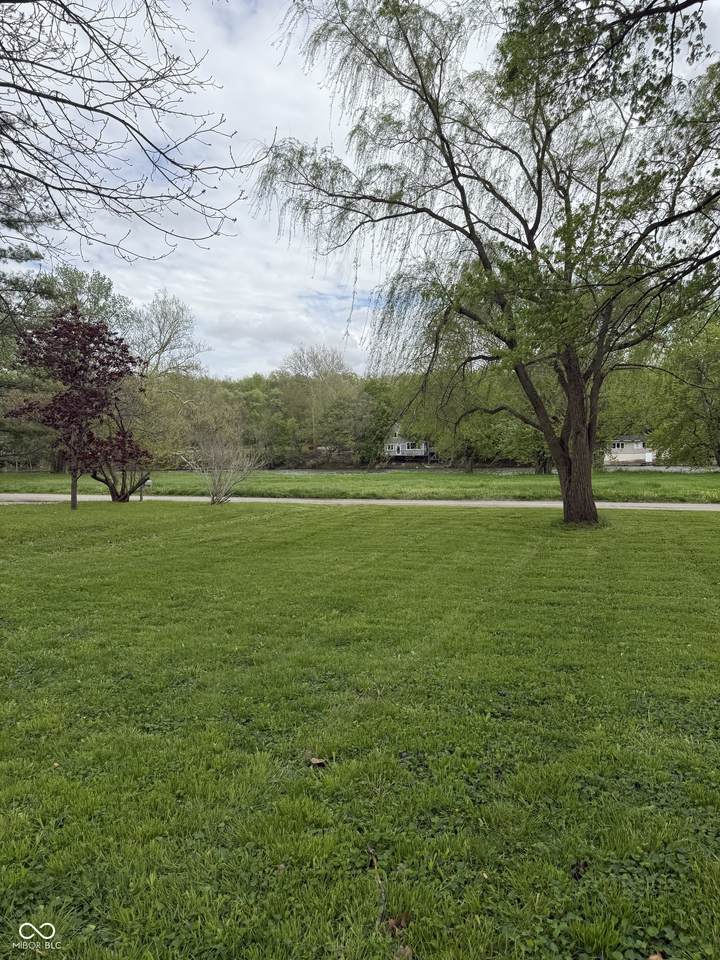 253 Riverwood Drive - Photo 1