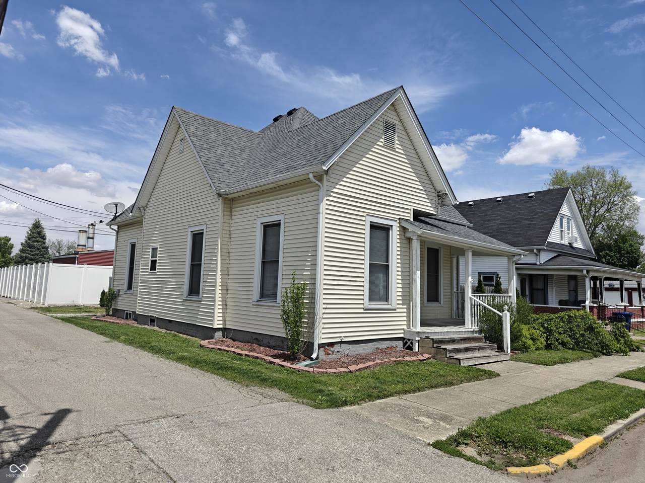 152 1st Street - Photo 1