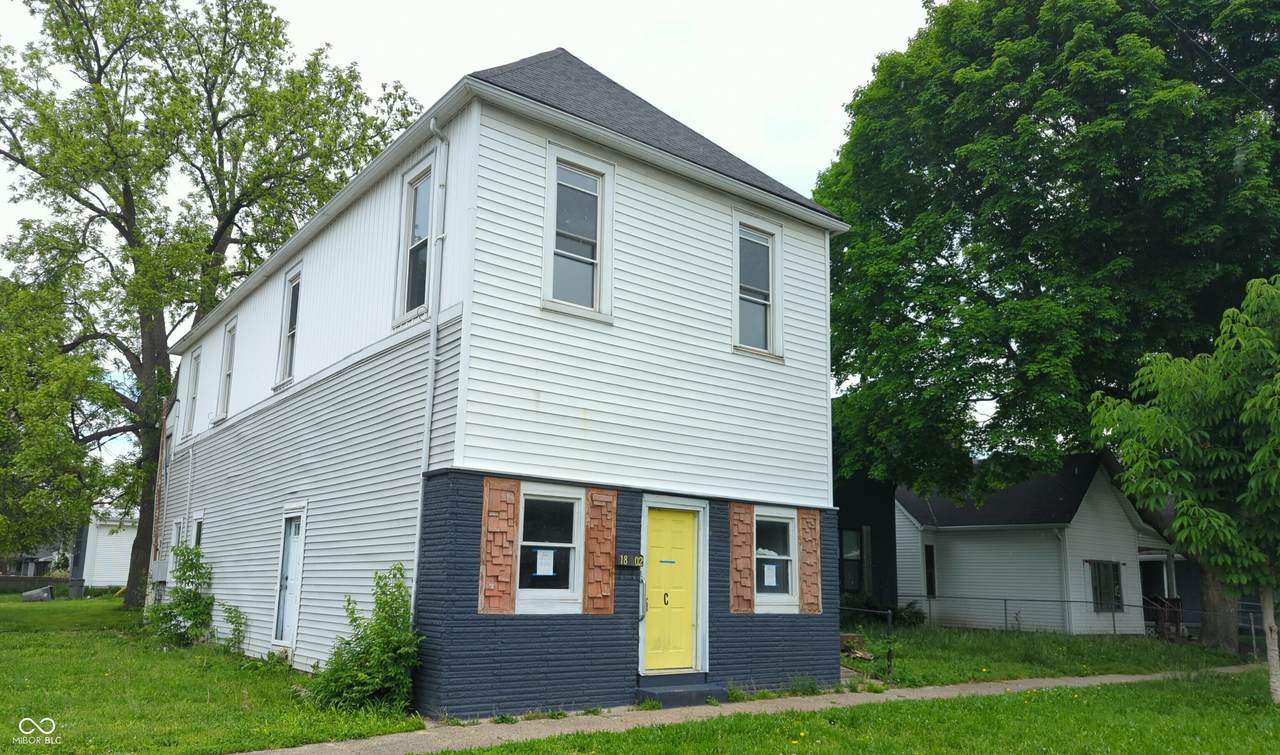 1802 Woodlawn Avenue - Photo 1