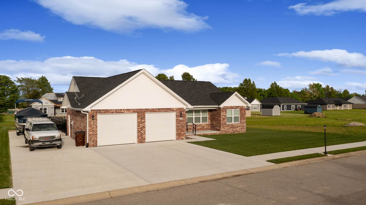 1959 Sophia Lane - Photo 1