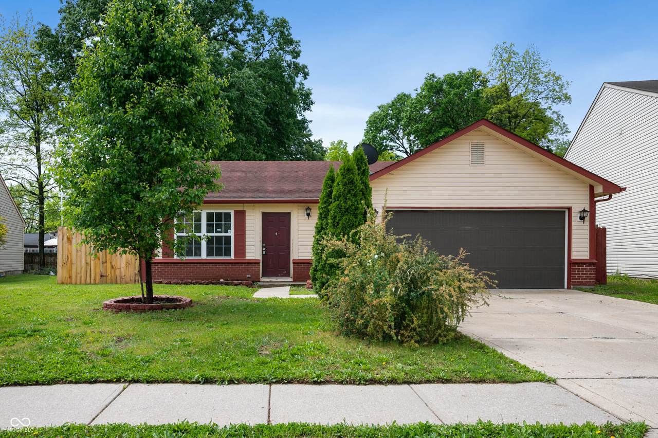 6715 Wandering Way - Photo 1