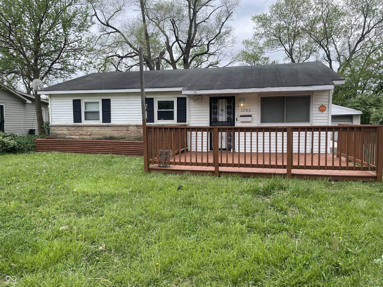 3208 Wellington Avenue - Photo 1