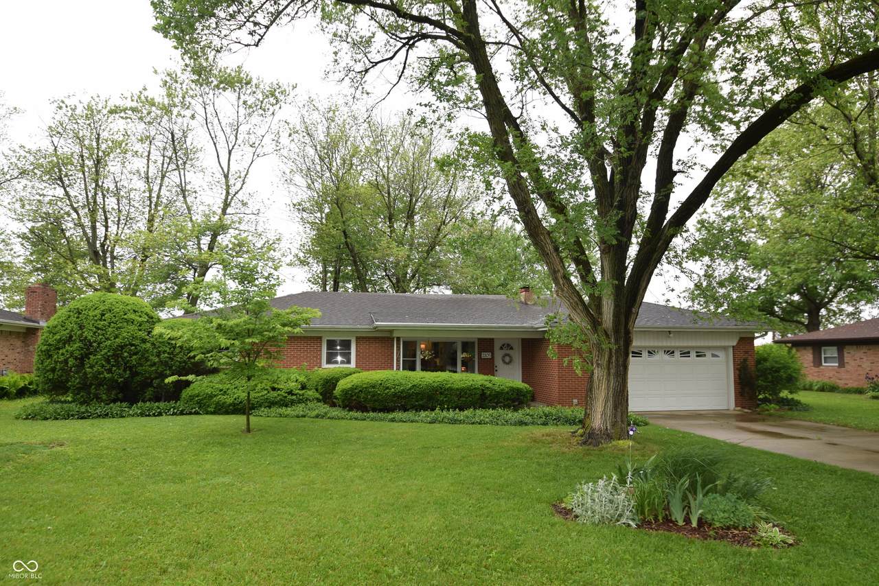 2205 Everett Street - Photo 1