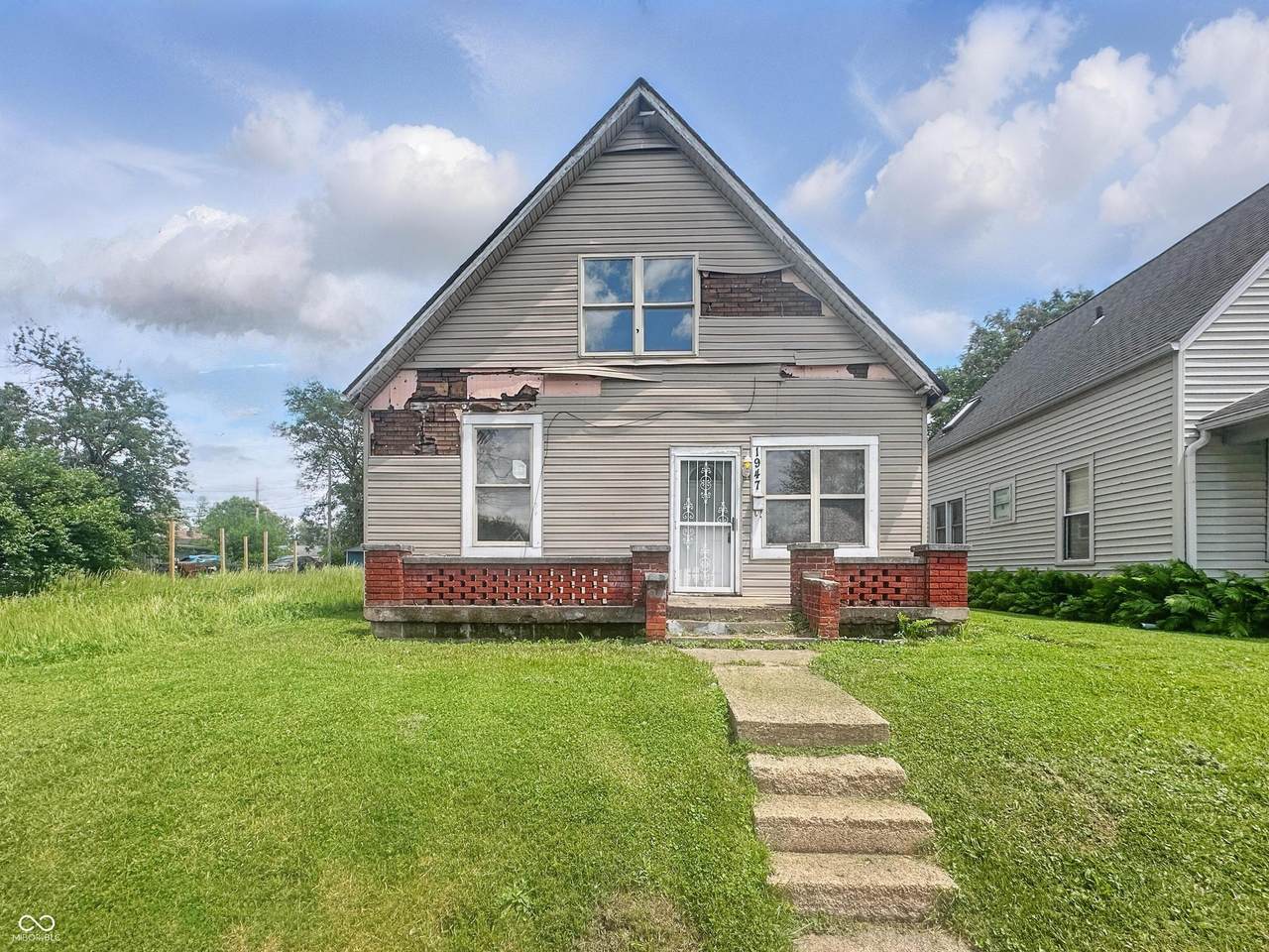 1947 Parker Avenue - Photo 1