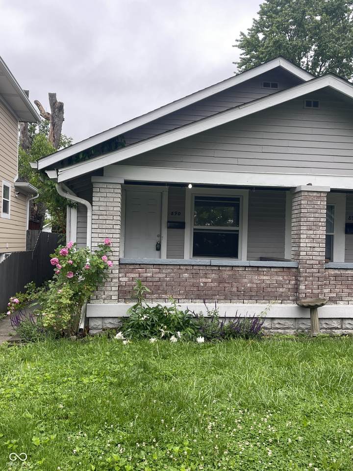 890 Gladstone Avenue - Photo 1