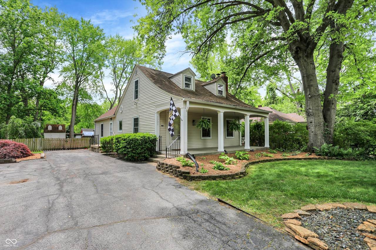 1725 53rd Street - Photo 1