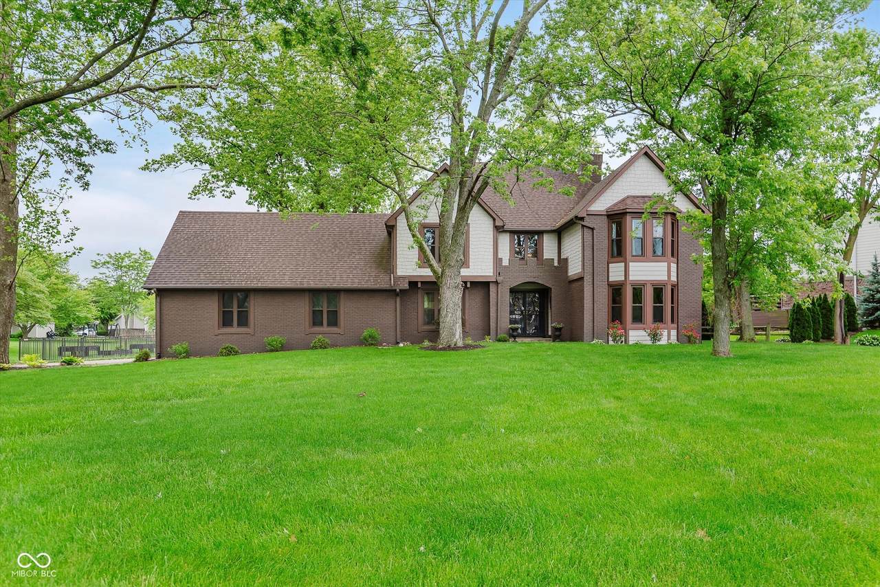246 Westchester Boulevard - Photo 1