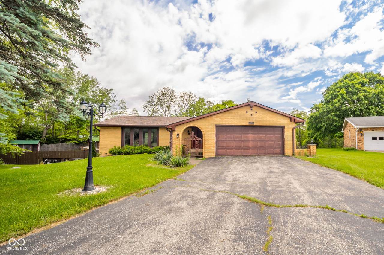 2544 East Raintree Drive - Photo 1