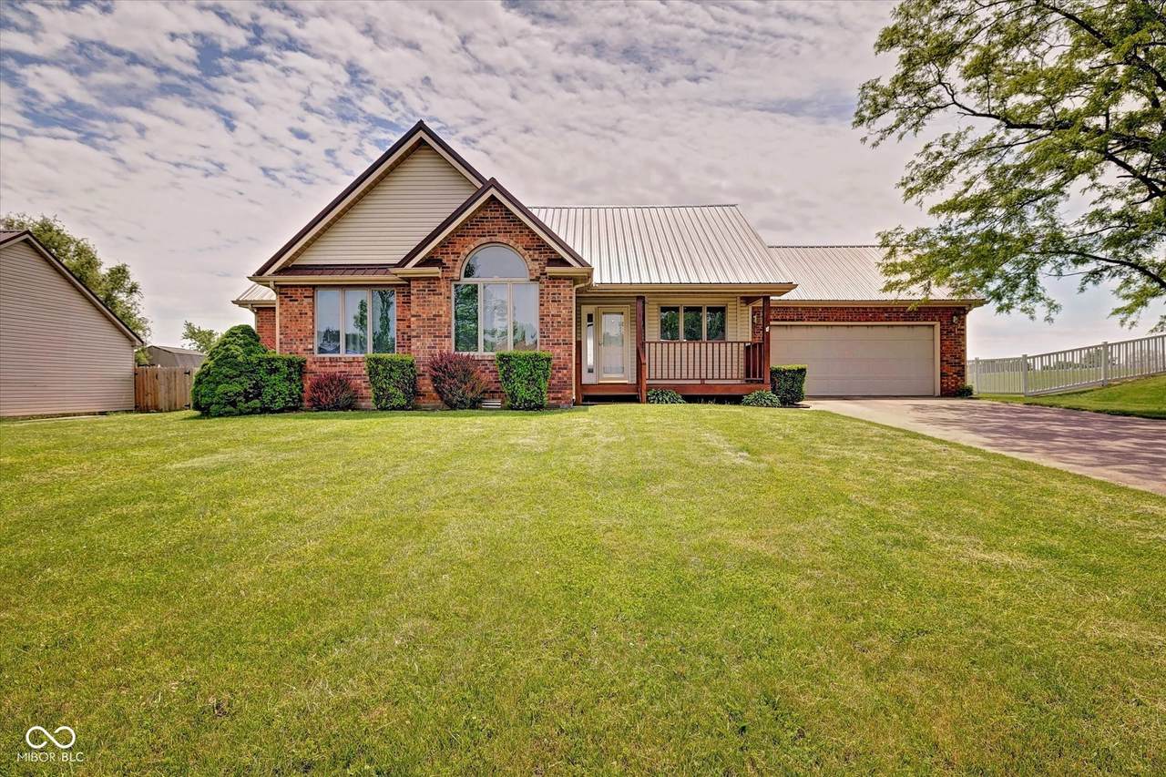 1019 Zona Drive - Photo 1
