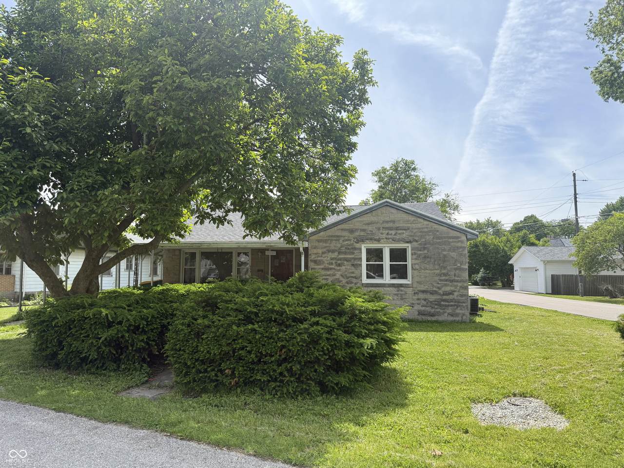 222 Hanley Street - Photo 1