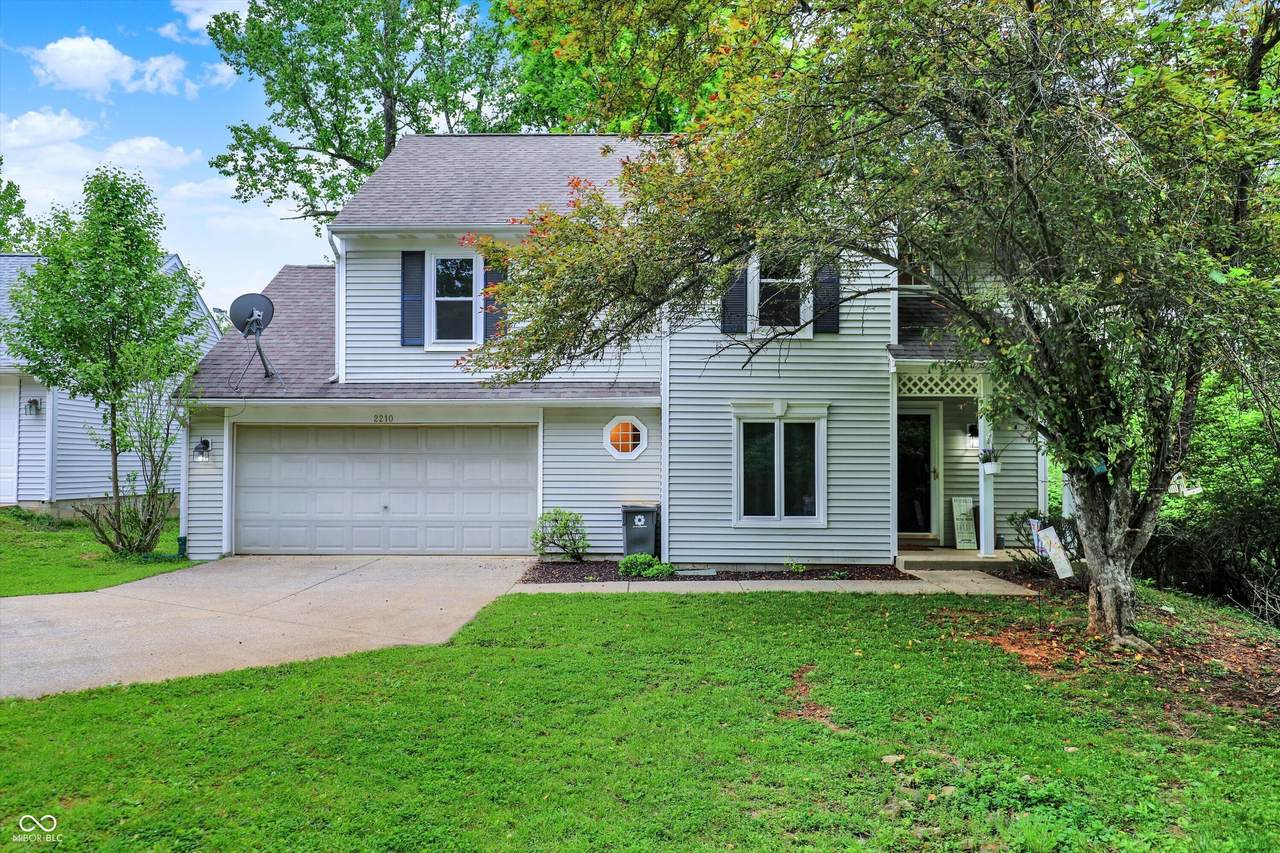 2210 Laurelwood Circle - Photo 1