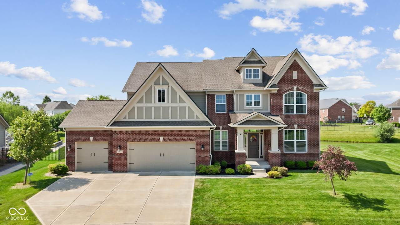 2447 Stonehaven Drive - Photo 1